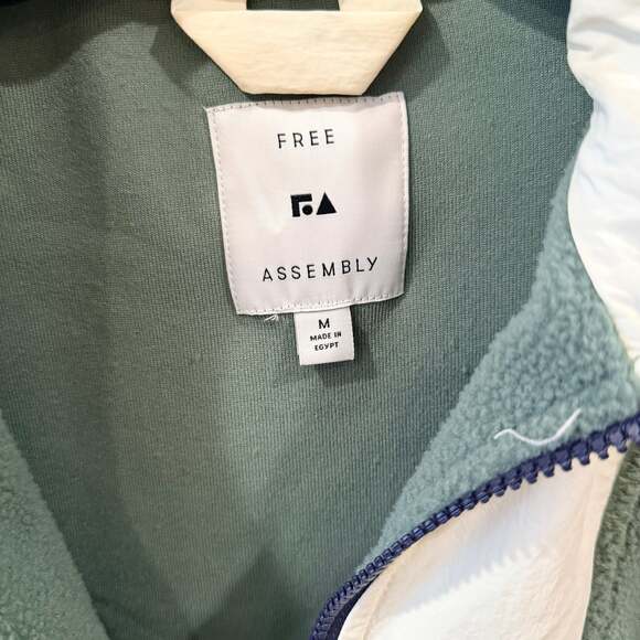 Free Assembly - Picture 6 of 7